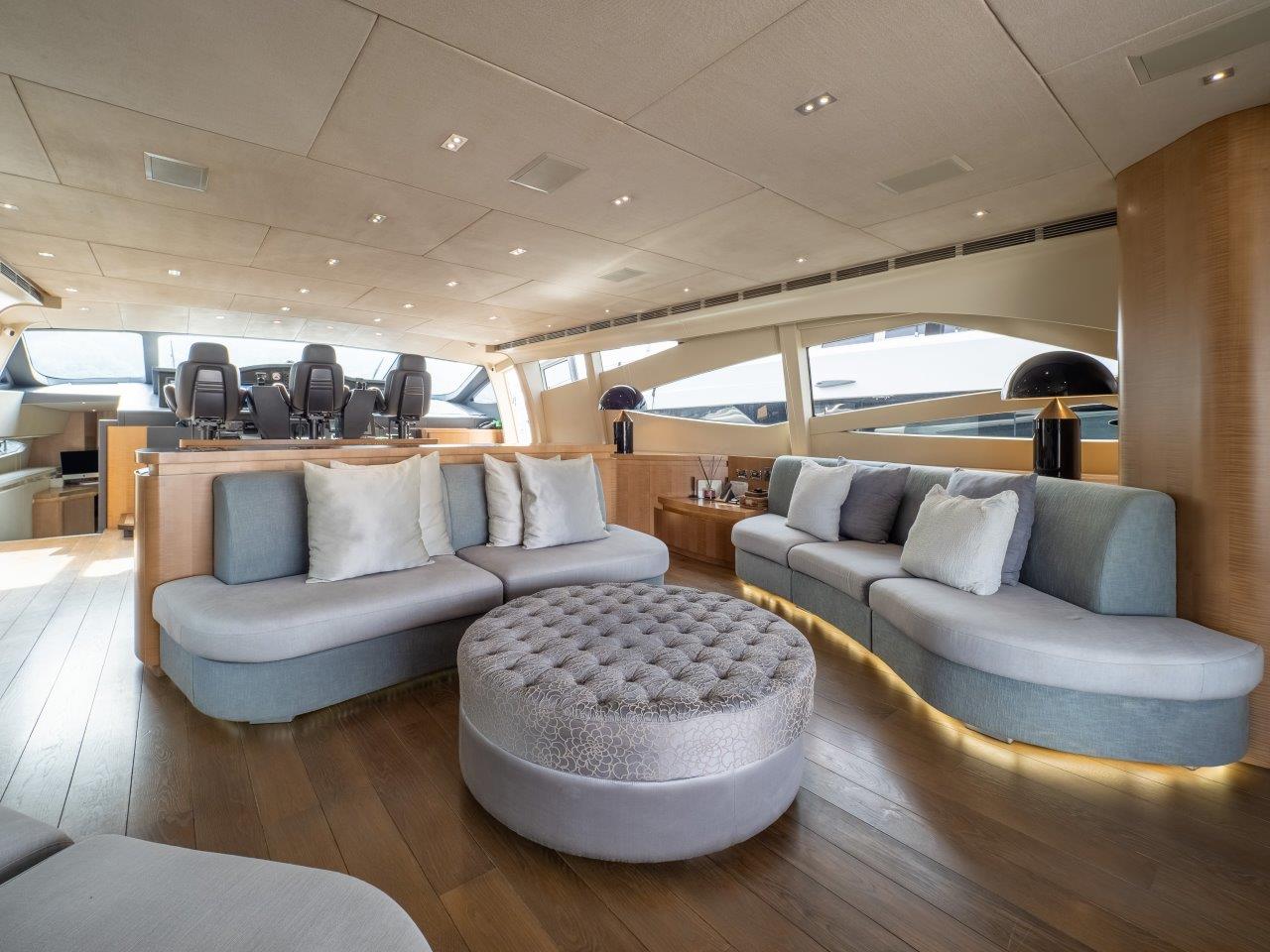 2010 PERSHING 115' 